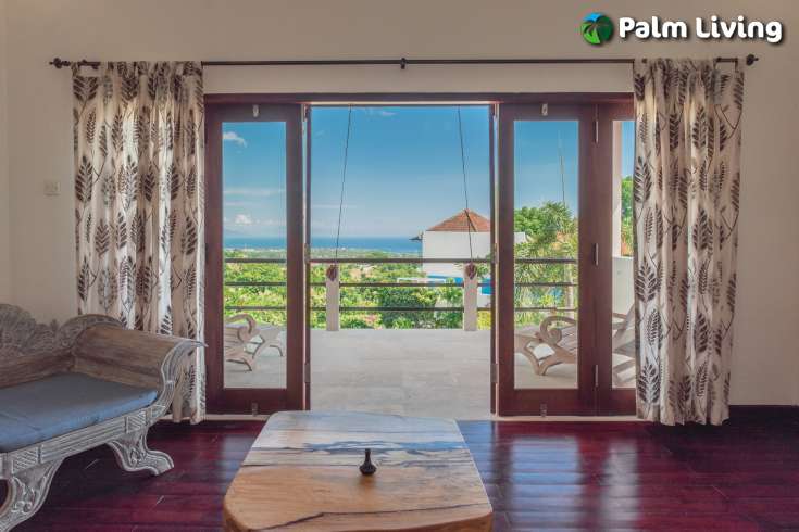 Spacious Hillside Villa, Ocean Views