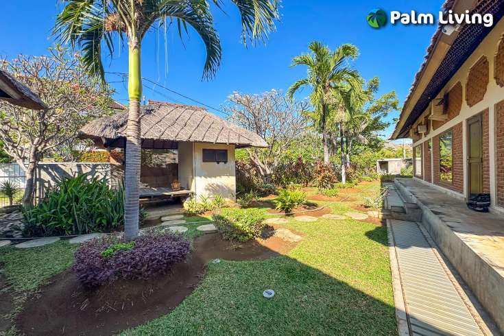 Charming Beachfront Close to Lovina