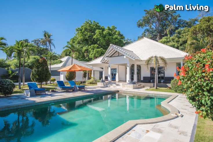 Villa for Sale with Stunning Views