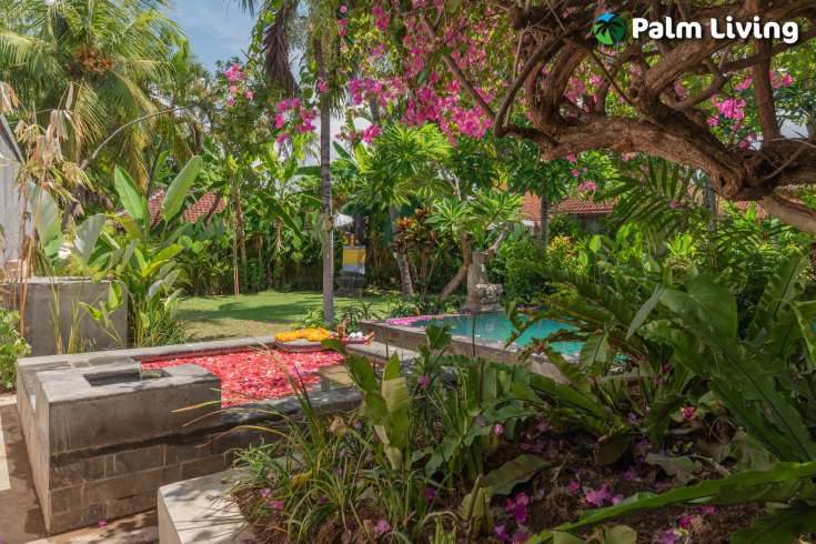 Absolute Beachfront Villa - Center Lovina