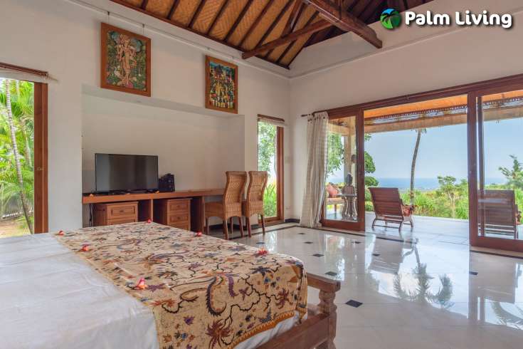 Spacious Hillside Villa in Kayuputih