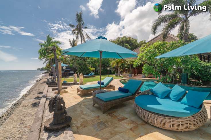 Tasteful Beachfront Villa with Guest House
