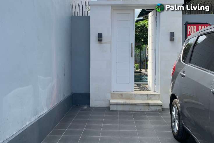 Modern Villa Close to Central Lovina