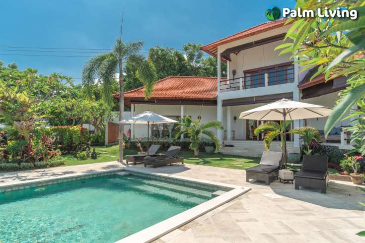 Spacious Hillside Villa, Ocean Views