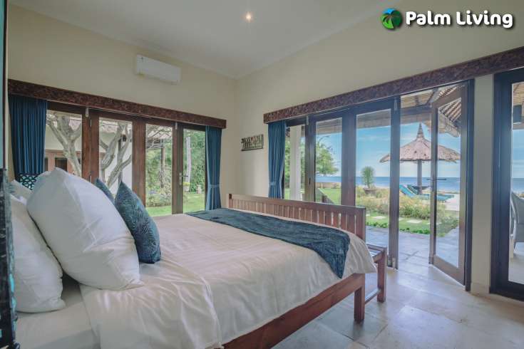 Beautiful Beachfront Villa for Sale