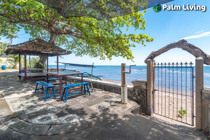Beachfront Cottages in Lovina For Sale