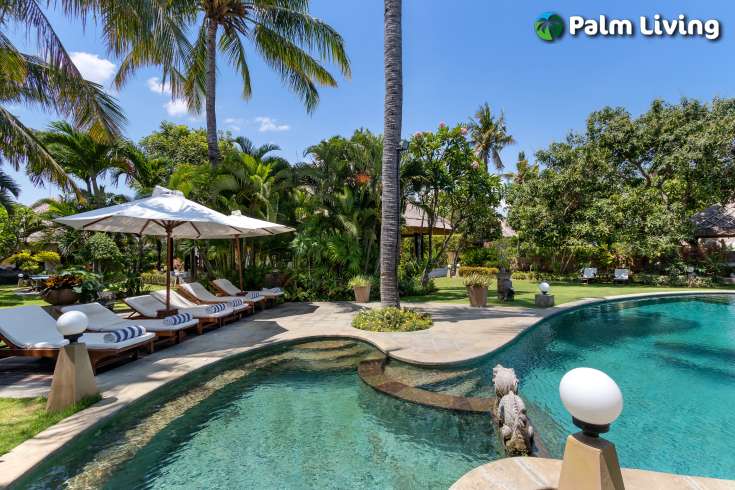 Beachfront Villa with Guest House