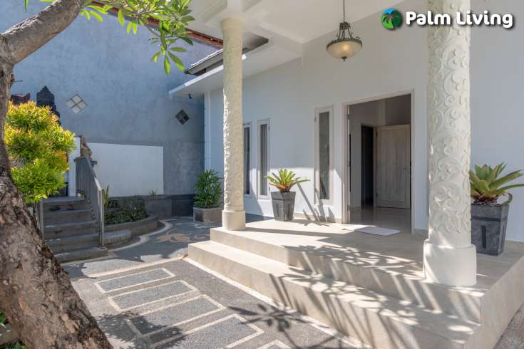 Minimalist Modern Villa in Central Lovina