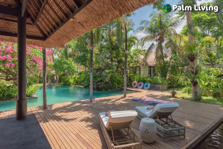 Absolute Beachfront Villa - Center Lovina