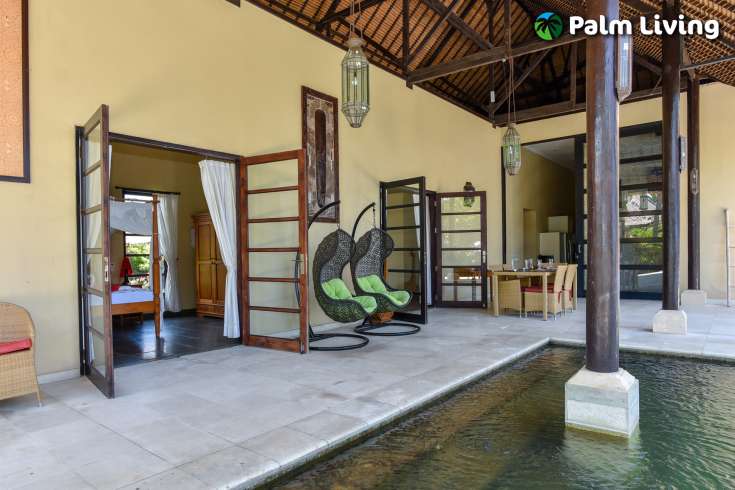 Luxury Balinese Beachfront Villa Dencarik