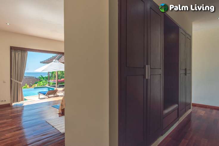 Serene Villa overlooking to the Ocean