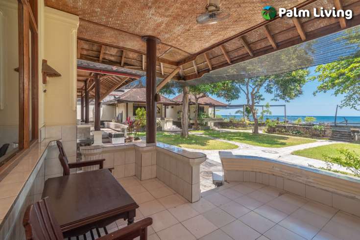 Beachfront Cottages in Lovina For Sale