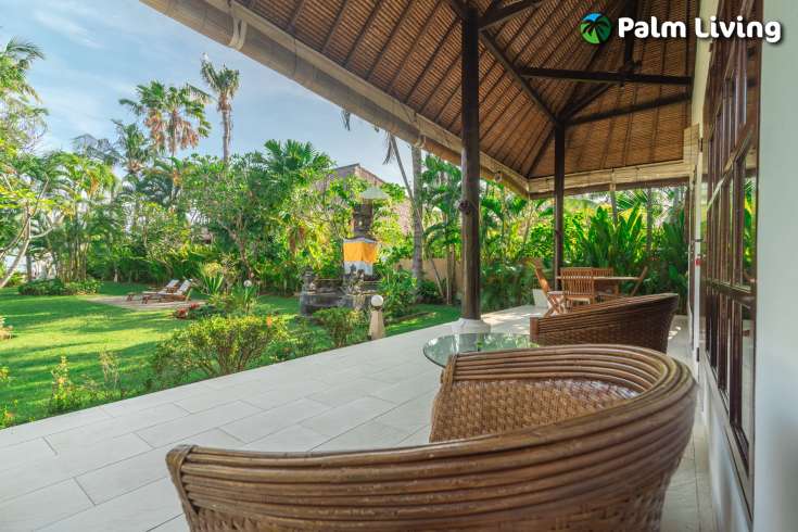 Beautiful Five Bedrooms Beachfront Villa