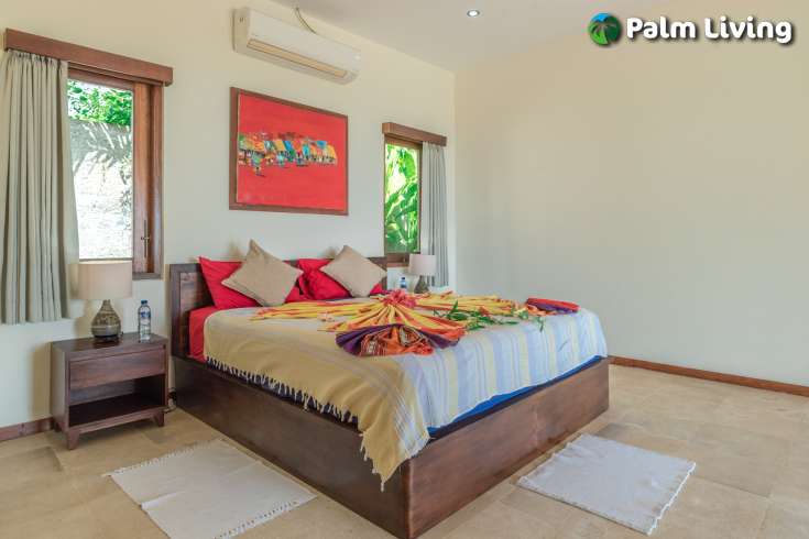 Serene Villa overlooking to the Ocean