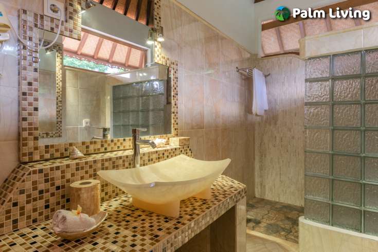 Luxurious Retreat in Central Lovina