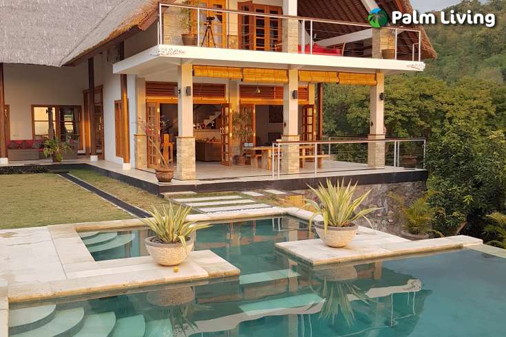 Charming Hillside Villa with Sea Views