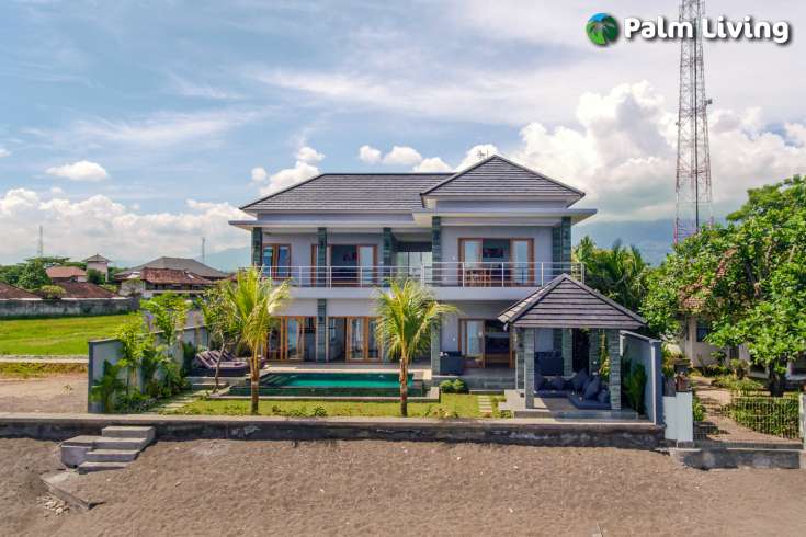 Beachfront  Villa Nearby Lovina