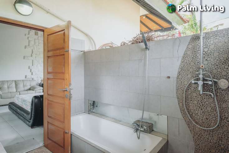 Spacious Garden Villa for Sale