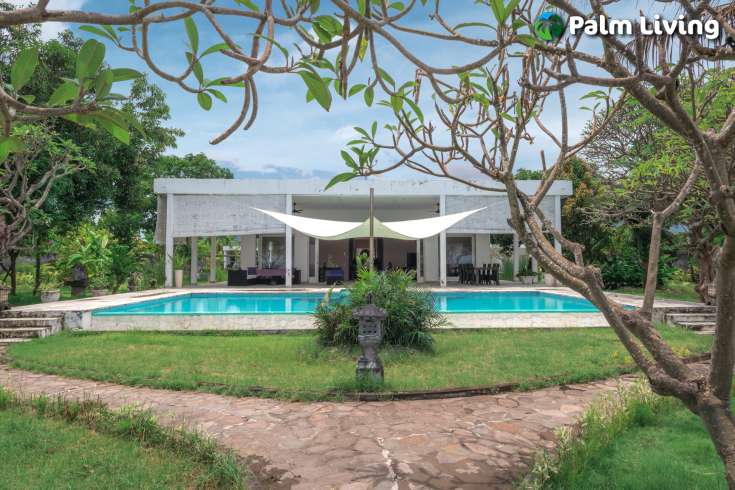 Rare Expansive Beachfront Villa