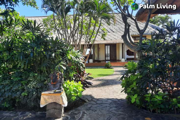 Beachfront Tropical Garden Villa