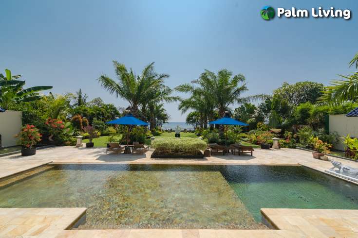 Beachfront villa with two joglo for sale