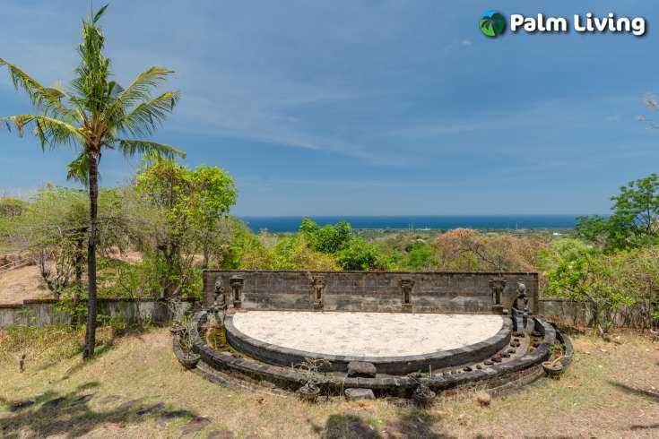Spacious Hillside Villa in Kayuputih