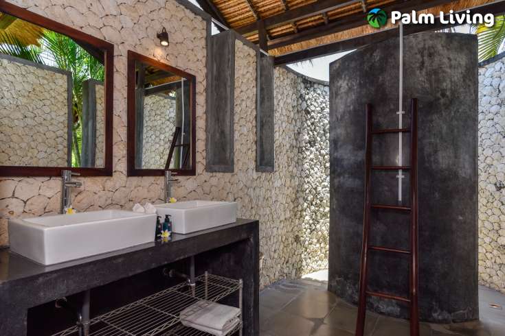 Luxury Balinese Beachfront Villa Dencarik