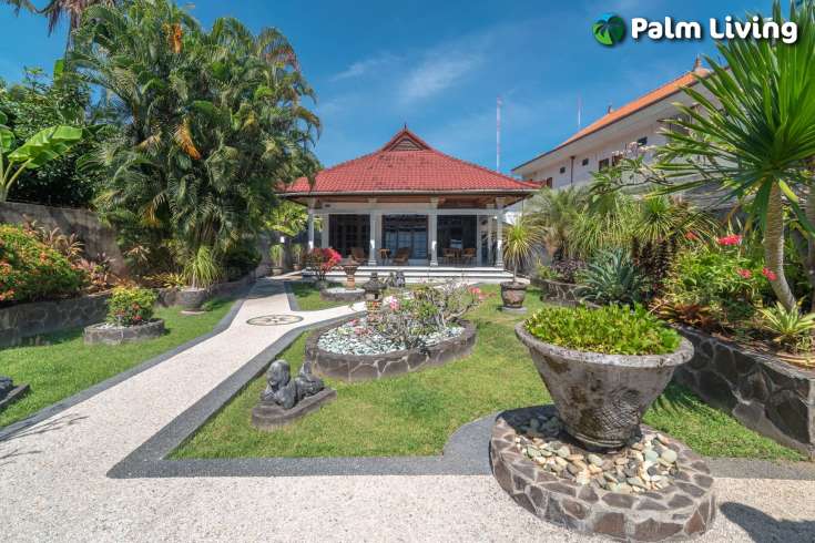 Villa with Balinese design for sale