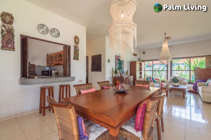 Tasteful Beachfront Villa with Guest House