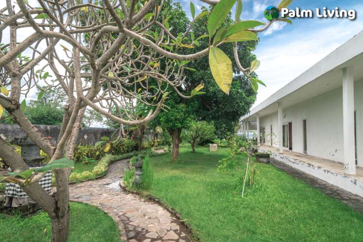 Rare Expansive Beachfront Villa