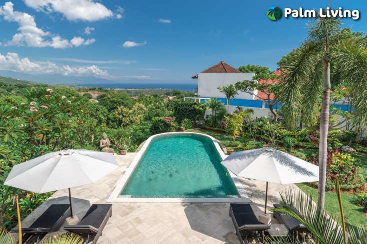 Spacious Hillside Villa, Ocean Views