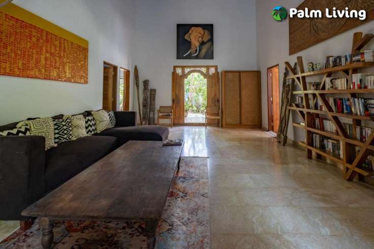 Freehold Villa with Mountain Views