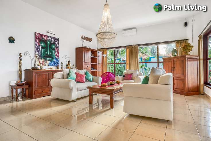 Tasteful Beachfront Villa with Guest House