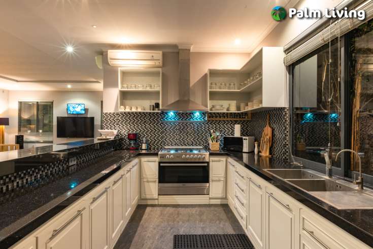 Luxury Villa Built on Large Land Plot