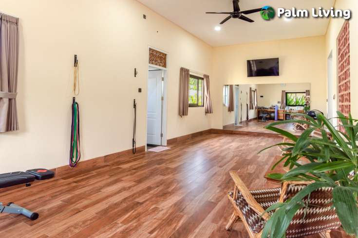 Spacious Beautiful Garden Villa for Sale