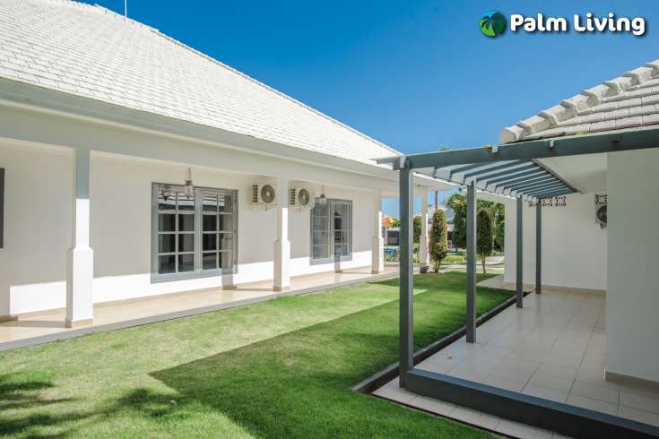 Villa for Sale with Stunning Views