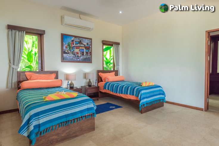 Serene Villa overlooking to the Ocean