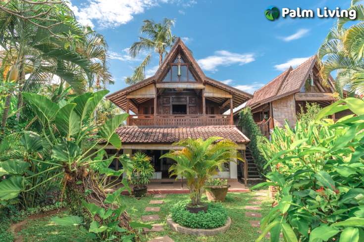 Beachfront Villa Complex in Central Lovina