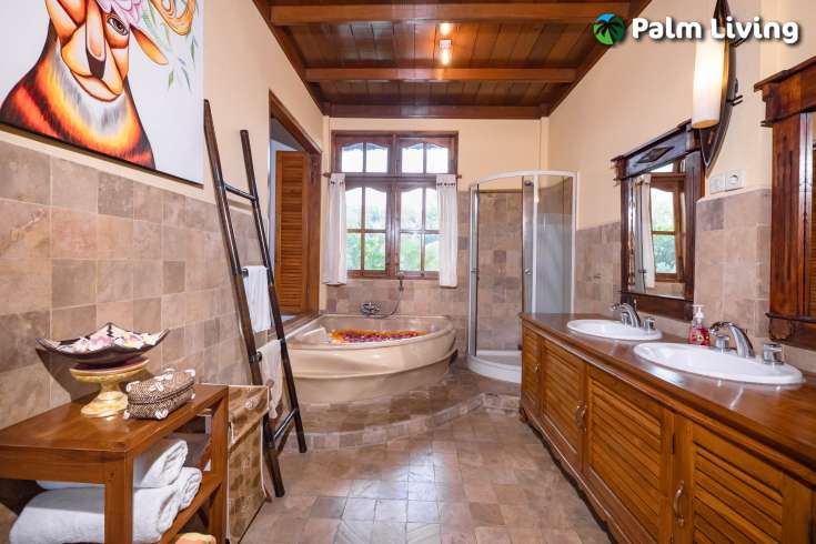 Villa Furnished for Sale in Central Lovina