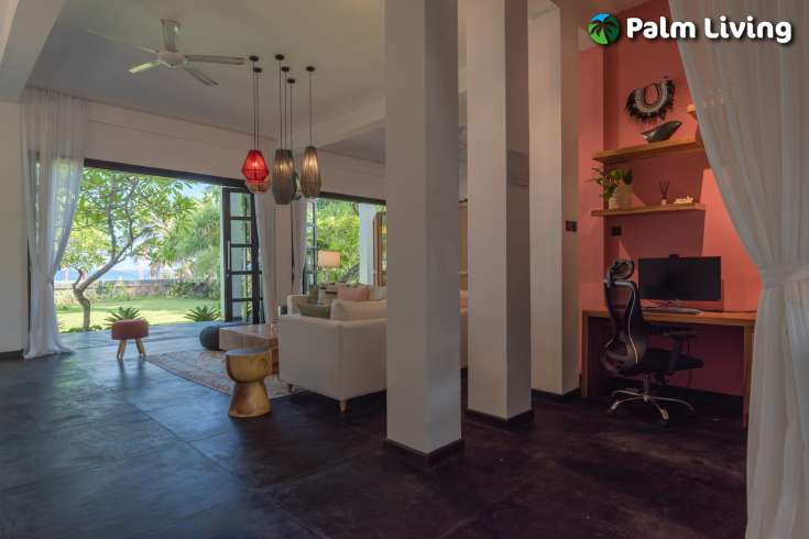 Absolute Beachfront Villa - Center Lovina