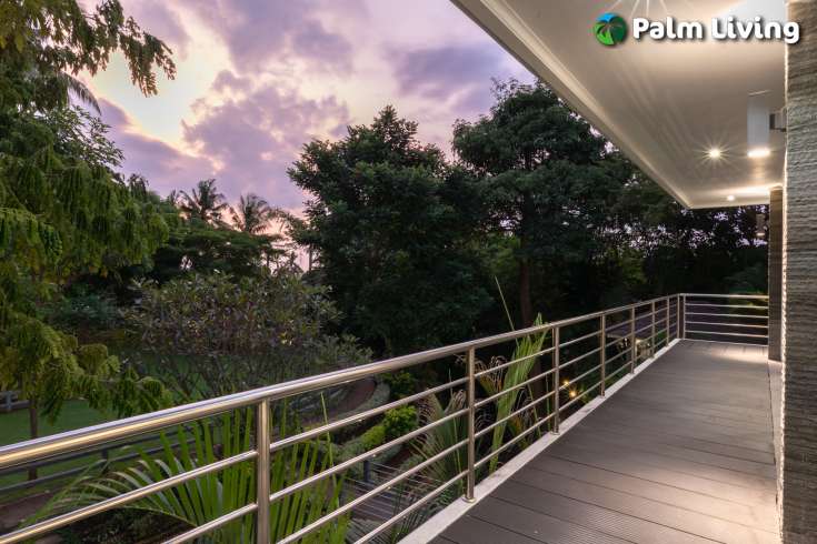 Luxury Villa Built on Large Land Plot