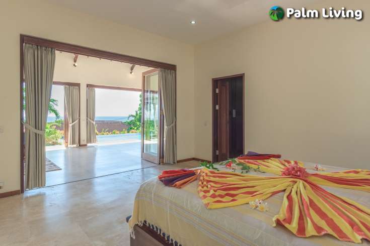 Serene Villa overlooking to the Ocean