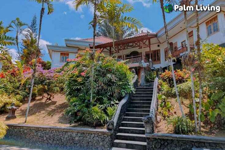 Spacious Garden Villa in Kediri for Sale