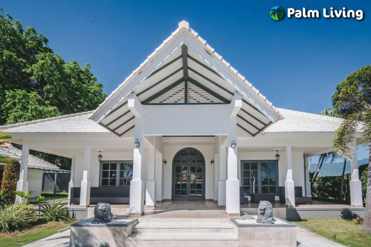 Villa for Sale with Stunning Views