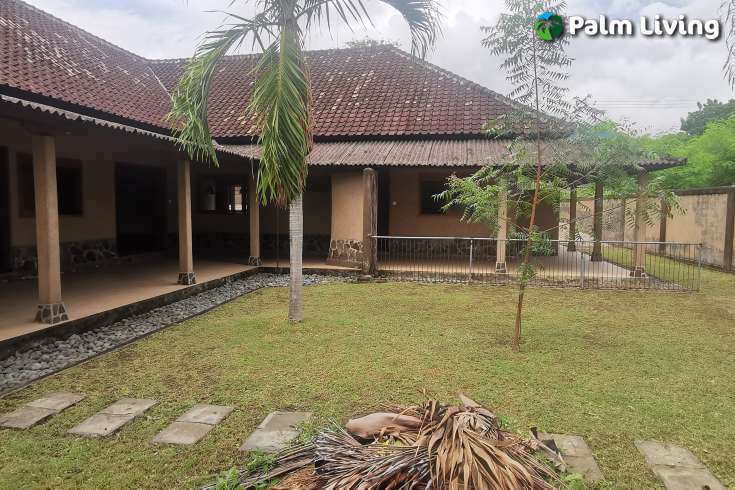 House & Restaurant For Sale