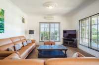 Villa for Sale with Stunning Views