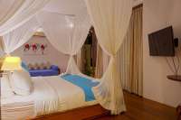Beautiful Large 4 Bedroom Freehold Villa