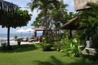 Spacious Beachfront Villa for Sale in Dencarik