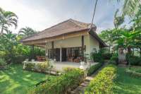 Beautiful Five Bedrooms Beachfront Villa
