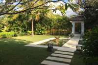 Spacious Beachfront Villa with Nice Garden